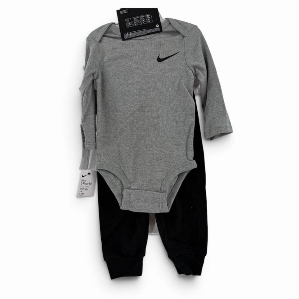 Nike Baby 3-Piece Set 12M 2 Bodysuits & Pants Gray White Black Swoosh NWT